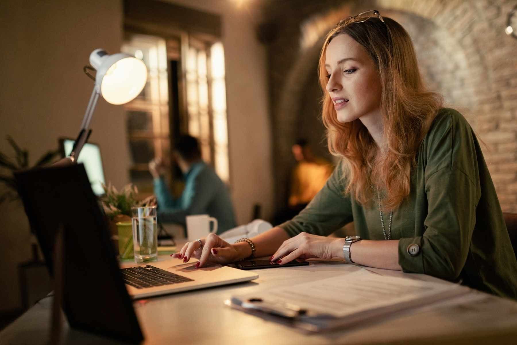 AI Aramada Öne Çıkan İçerik Formatları: FAQ, Glossary, Guide ve Comparison